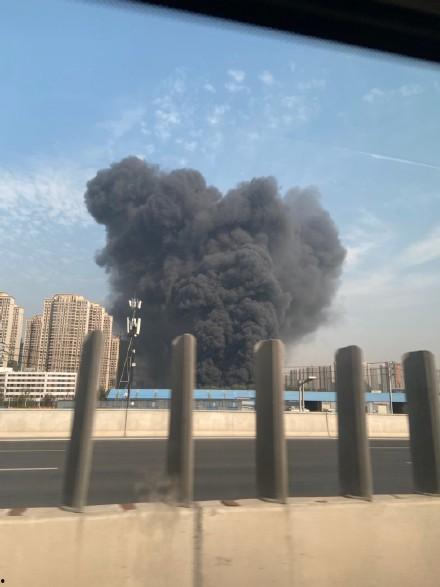 郑州爆料火灾视频最新消息,视频披露现场惨状，救援行动紧急展开  第1张